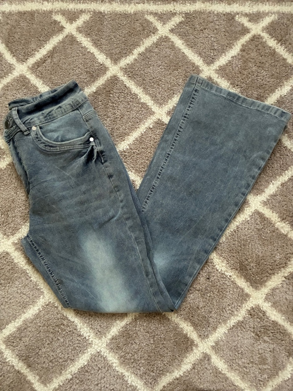 Classic Women's Flare-Leg Jeans in Washed Blue